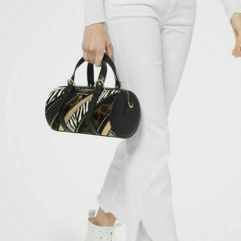 Michael Kors EUC Stanton Medium East West Leather Barrel Messenger Black Multi - Picture 3 of 12